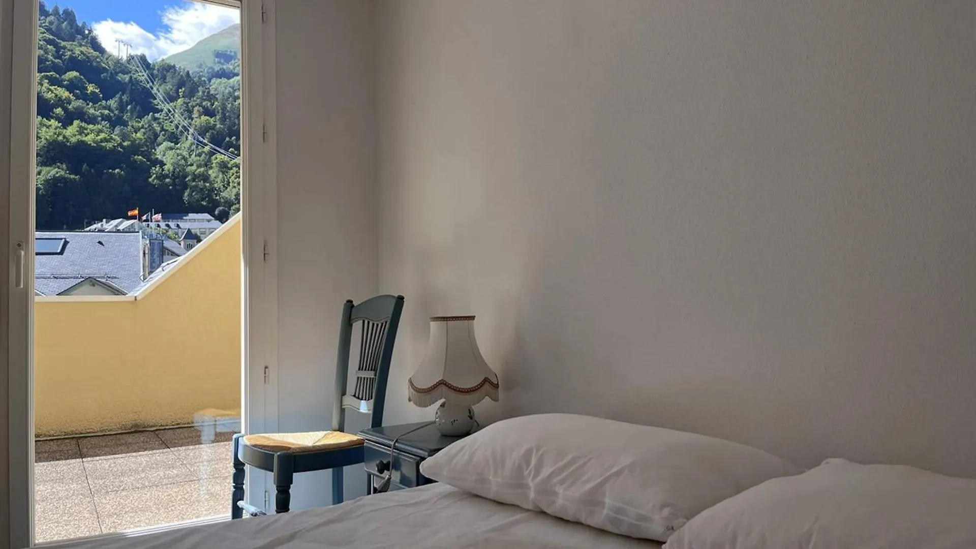 Appartement Lumineux T2 A Cauterets, Balcon, Parking Proche, 4 Pers. - Fr-1-812-42